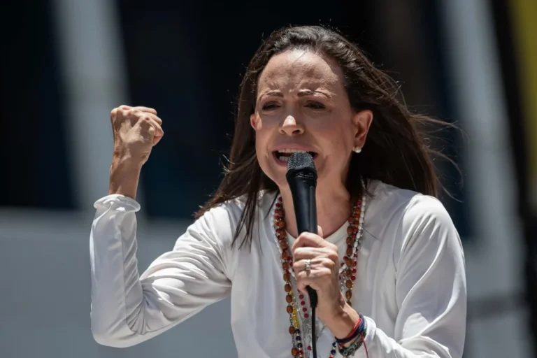 María Corina Machado exige salvoconductos para opositores en riesgo en la Embajada de Argentina