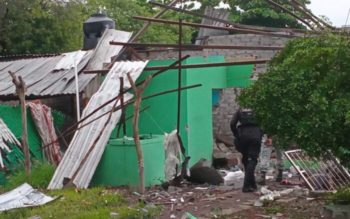 Seis personas mueren en explosión de "narcofábrica" en Michoacán, México