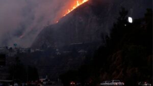 Quito enfrenta crisis ambiental por incendios forestales