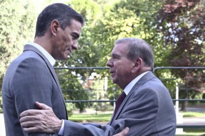 Pedro Sánchez recibe a Edmundo González en medio de tensiones con Maduro