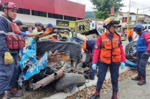 Seis personas mueren en colisión múltiple en Mérida