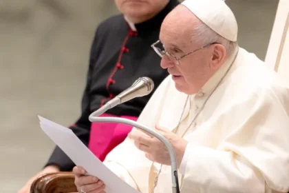 Papa Francisco clama por la paz en medio de crecientes conflictos bélicos