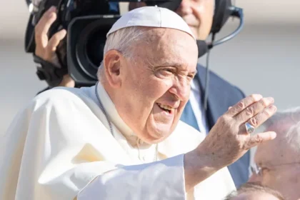 Papa Francisco inicia su gira más extensa por Asia y Oceanía