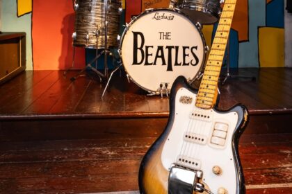 Guitarra de George Harrison se exhibe en Liverpool antes de su gran subasta