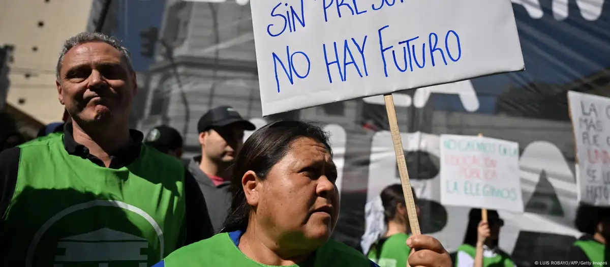 Argentinos inician huelga de 24 Horas contra el veto a la Ley de Financiación Educativa argentinos huelga