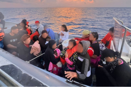 La Armada de Colombia rescata a 22 migrantes irregulares en el Caribe