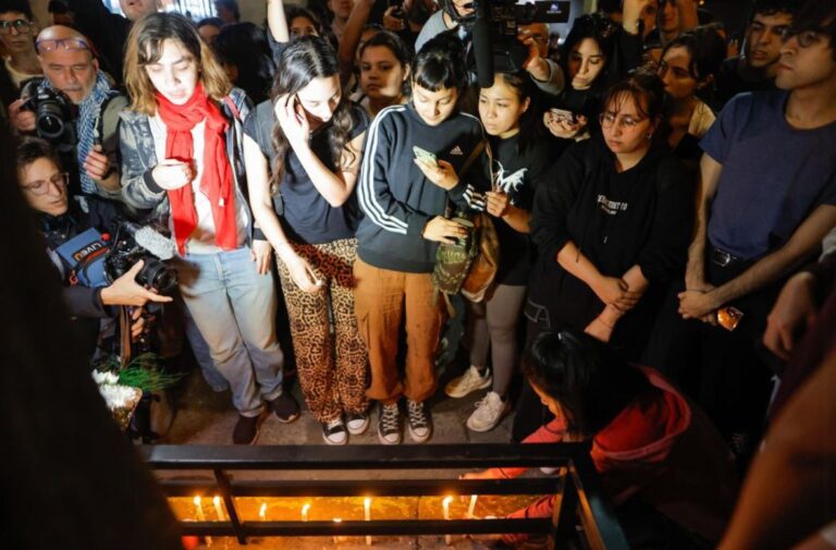 Fans de One Direction rinden homenaje a Liam Payne tras su muerte en Argentina
