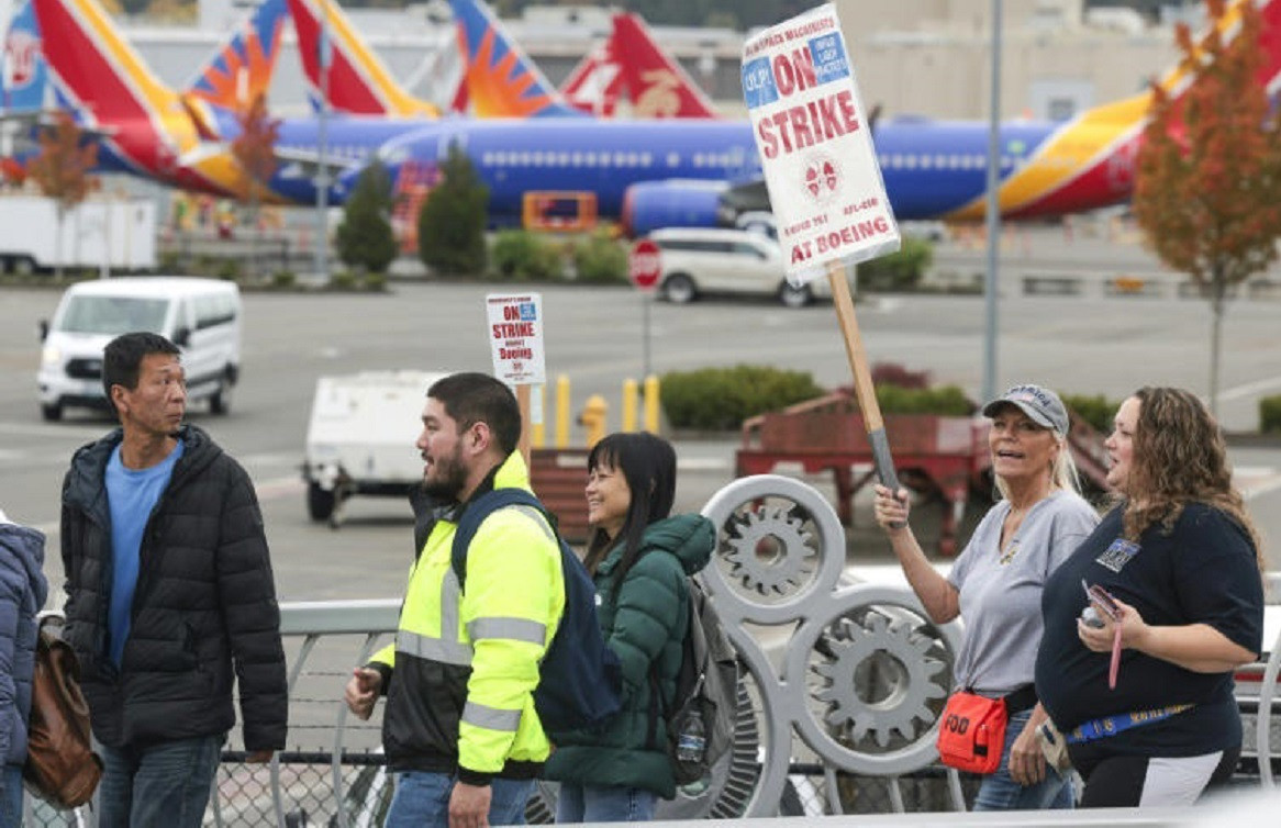 Huelga en Boeing: el 64% de los trabajadores vota en contra de la oferta salarial Huelga en Boeing: el 64% de los trabajadores vota en contra de la oferta salarial