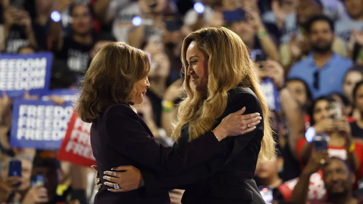 Beyoncé muestra su apoyo a Harris durante mitin en Texas Beyoncé muestra su apoyo a Harris durante mitin en Texas