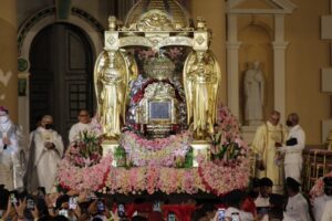 La Chinita desciende para reunirse con el pueblo zuliano
