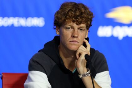 Jannik Sinner se da de baja en el Masters de París por enfermedad