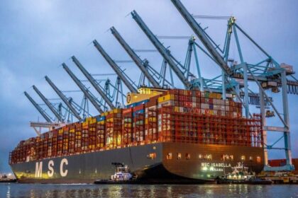 Cierre de puertos en EE. UU.: 45,000 estibadores exigen aumentos salariales y prohibición de automatización