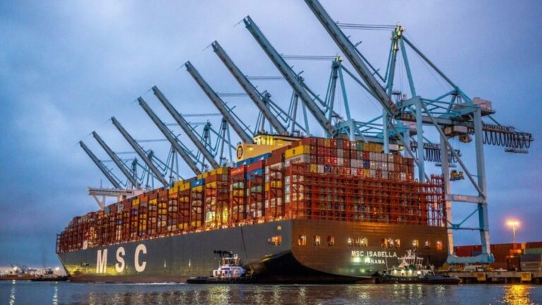Cierre de puertos en EE. UU.: 45,000 estibadores exigen aumentos salariales y prohibición de automatización