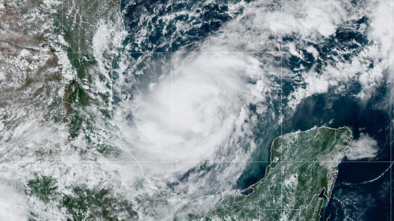 Huracán Milton aumenta su intensidad y amenaza a Florida como categoría 4