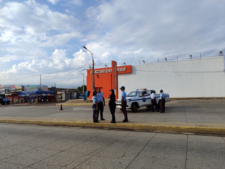 Maracaibo: Encuentran artefacto explosivo en farmacia FarmaExpress