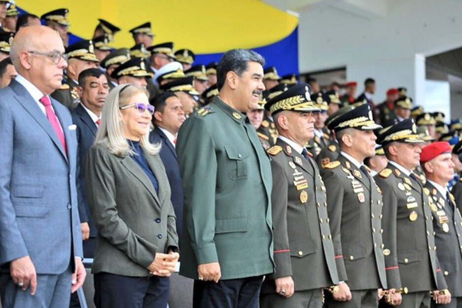 Maduro reestructura el Alto Mando militar: Nuevas designaciones en la FANB Maduro reestructura el Alto Mando militar: Nuevas designaciones en la FANB