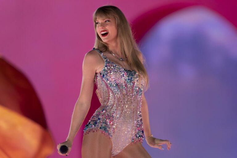 Taylor Swift anuncia el lanzamiento de un libro para conmemorar ‘The Eras Tour’
