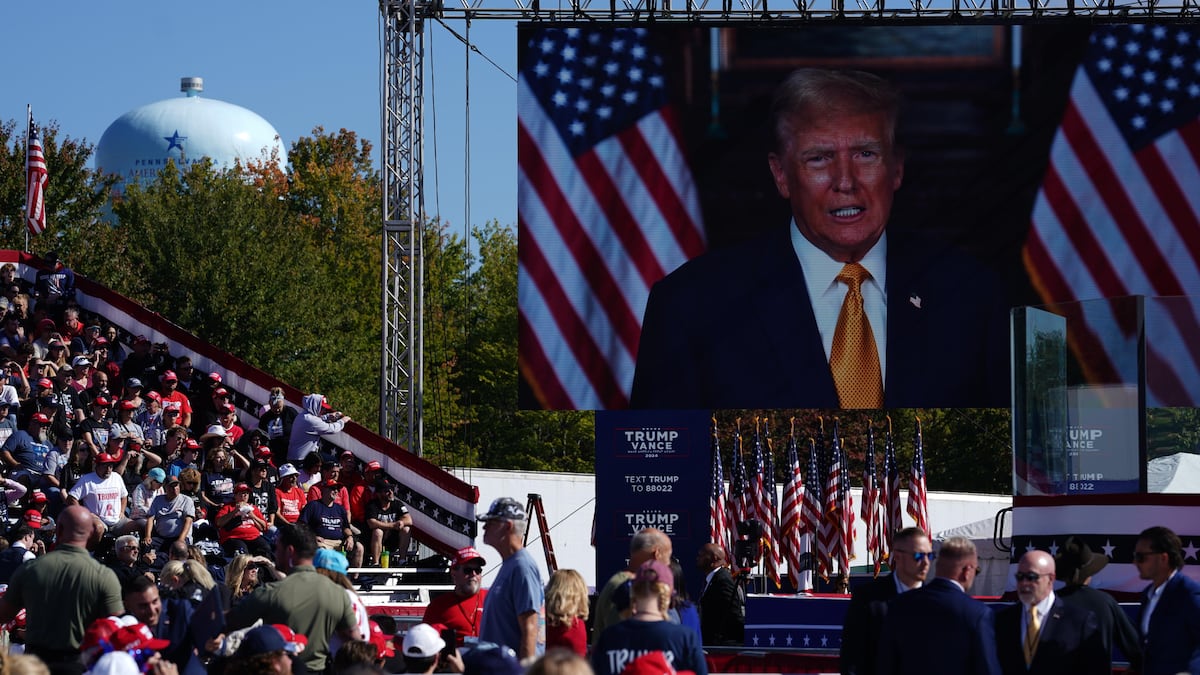 Simpatizantes de Trump se reúnen en Butler, un mes después del atentado
