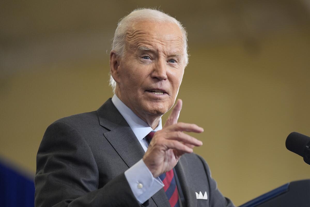 Biden pide perdón a los nativos americanos por las atrocidades del pasado Biden pide perdón a los nativos americanos por las atrocidades del pasado