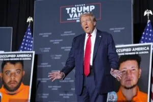 Trump acusa a migrantes de ser criminales en mitin de Colorado