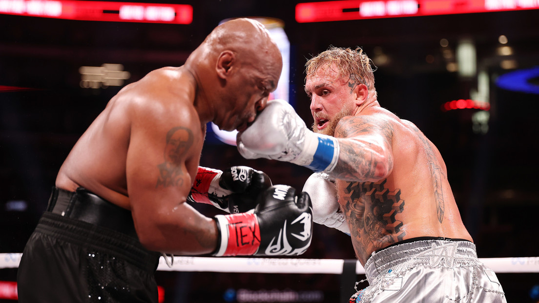 Jake Paul vence a Mike Tyson en un combate polémico Jake Paul vence a Mike Tyson en un combate polémico