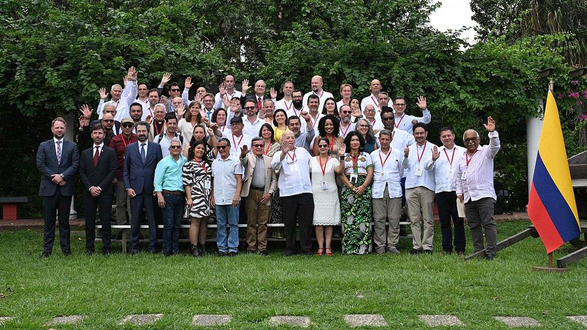 Delegación del ELN llega a Caracas para reanudar negociaciones de paz con el Gobierno colombiano Delegación del ELN llega a Caracas para reanudar negociaciones de paz con el Gobierno colombiano