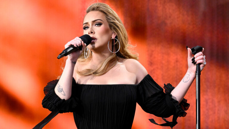 Adele lanza un álbum en vivo para celebrar su residencia en Las Vegas