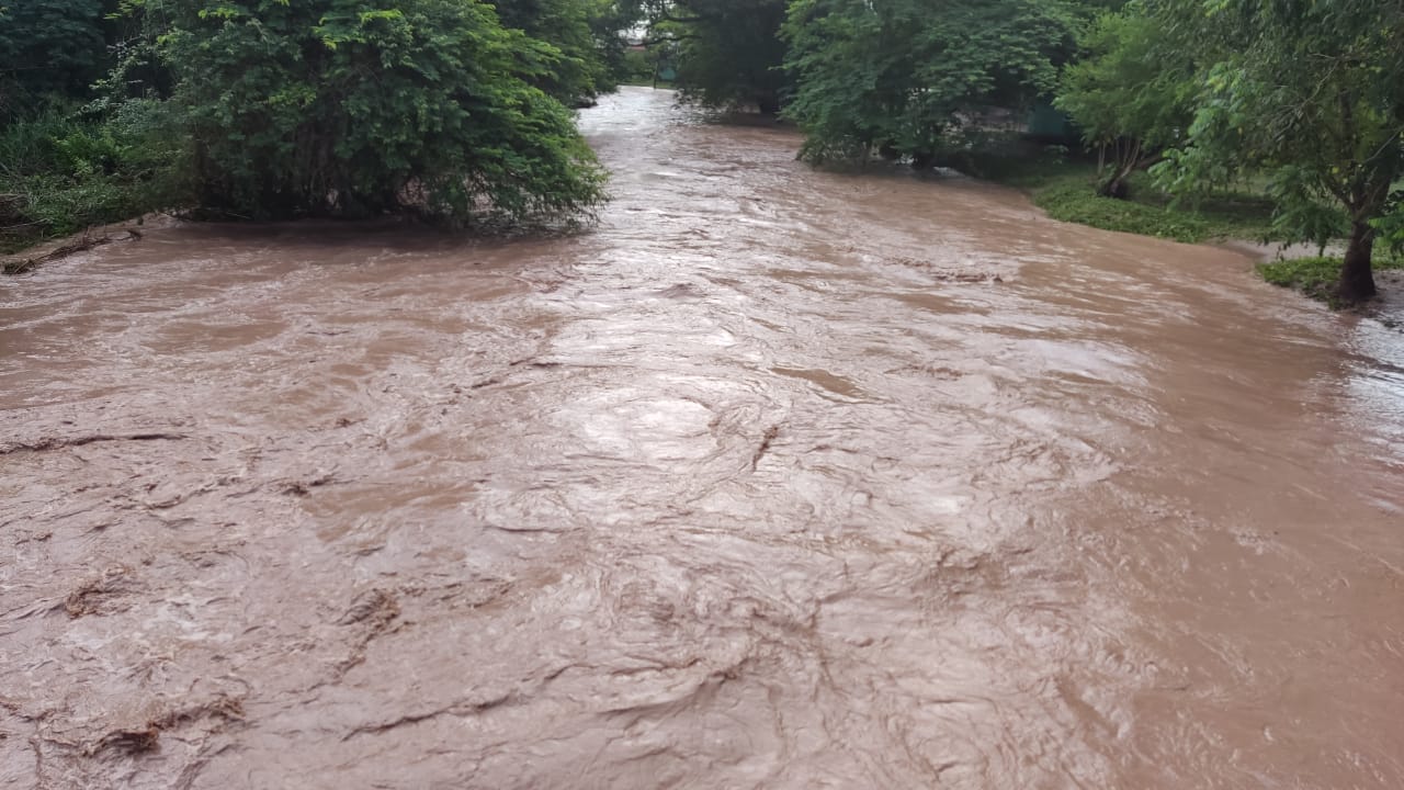 Protección Civil de Machiques advierte sobre el aumento del nivel del Río Apón tras intensas lluvias