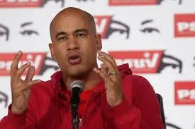 Héctor Rodríguez llama a reincorporar a jóvenes migrantes no escolarizados
