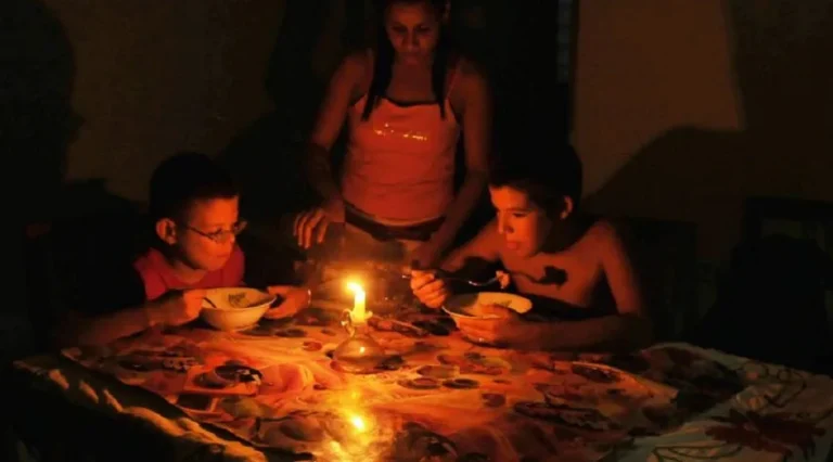 Cuba enfrenta apagones simultáneos en el 47% del país