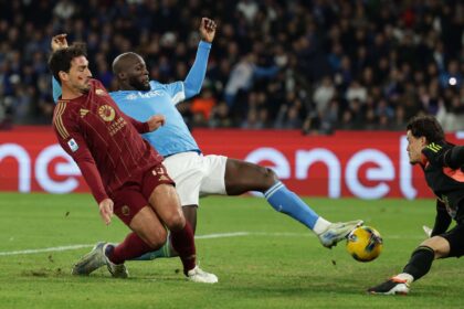 El Nápoles domina a Roma y asegura tres puntos vitales