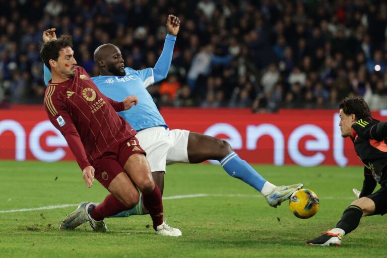 El Nápoles domina a Roma y asegura tres puntos vitales