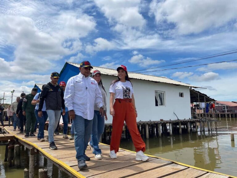 Rehabilitación de viviendas benefician a familias en Santa Rosa de Agua, Maracaibo