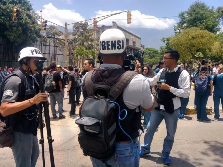 Venezolanos exigen libertad para periodistas detenidos en el Día Internacional contra la Impunidad