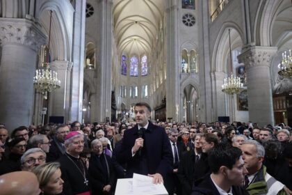 Notre Dame reveló su restauración en la visita del presidente Macron