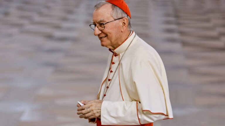 El Vaticano espera que Trump promueva la paz mundial