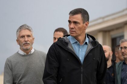 Sánchez califica de marginales a manifestantes tras ser abucheado en Valencia