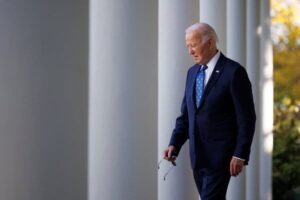 Estados Unidos aprueba ayuda militar de 988 millones para Ucrania