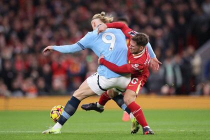 Liverpool domina a Manchester City y aumenta su ventaja en la Premier League