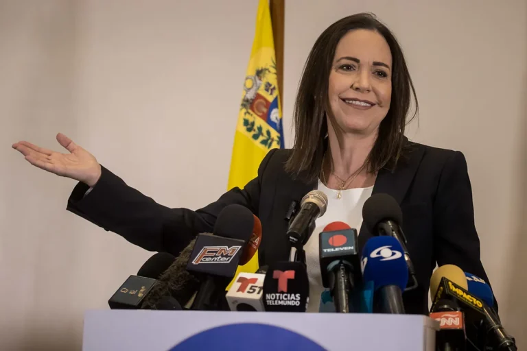 María Corina Machado advierte sobre el impacto de la caída de Al Assad en Maduro