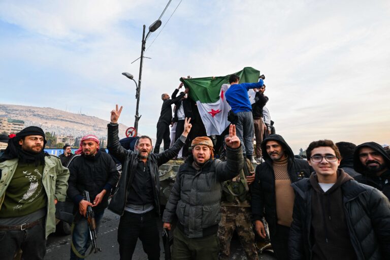 Insurgentes sirios declaran la caída de Damasco y el fin del régimen de Bashar al Asad