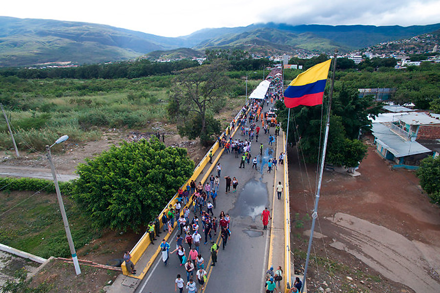 Colombia implementa la visa V para regularizar a venezolanos en su territorio