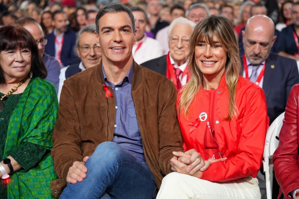 Pedro Sánchez es reelegido como líder del Partido Socialista en medio de acusaciones de corrupción