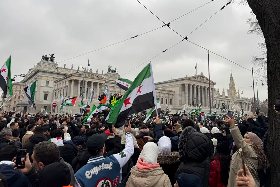 Gobierno de Austria ofrece 1.000 euros a refugiados sirios para regresar a su país Austria sirio