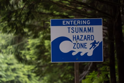 Terremoto de magnitud 7 sacude el norte de California y provoca alerta de tsunami