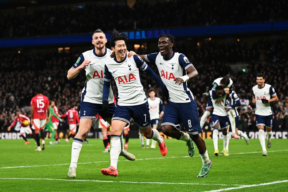 Tottenham arrasa al Manchester United y avanza en la Carabao Cup