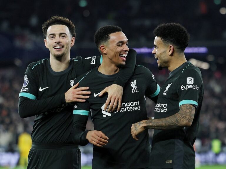Liverpool aplasta a West Ham en el London Stadium