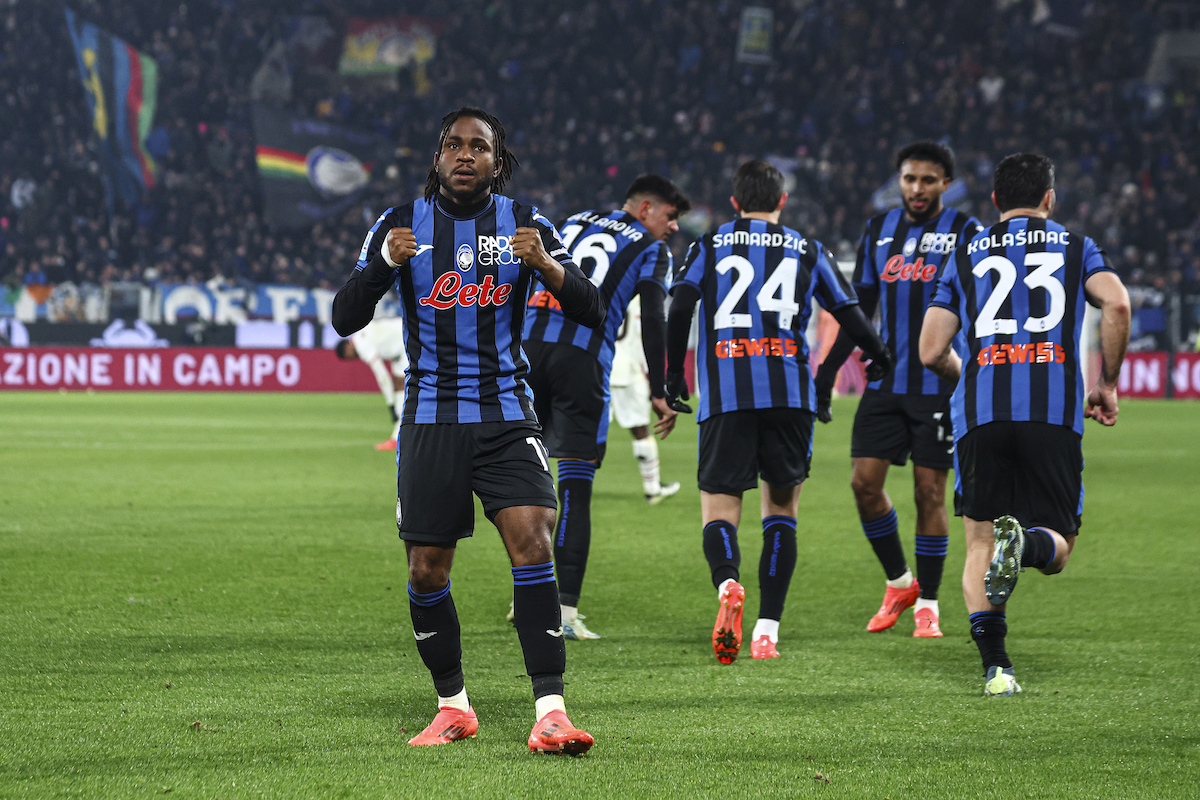Atalanta supera al AC Milán y se posiciona como líder de la Serie A