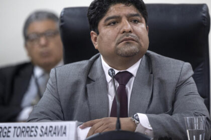 Escándalo en el Congreso peruano revela posibles redes de prostitución