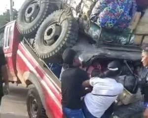 Camioneta se parte en dos en ruta de Uribia a Alta Guajira, Colombia